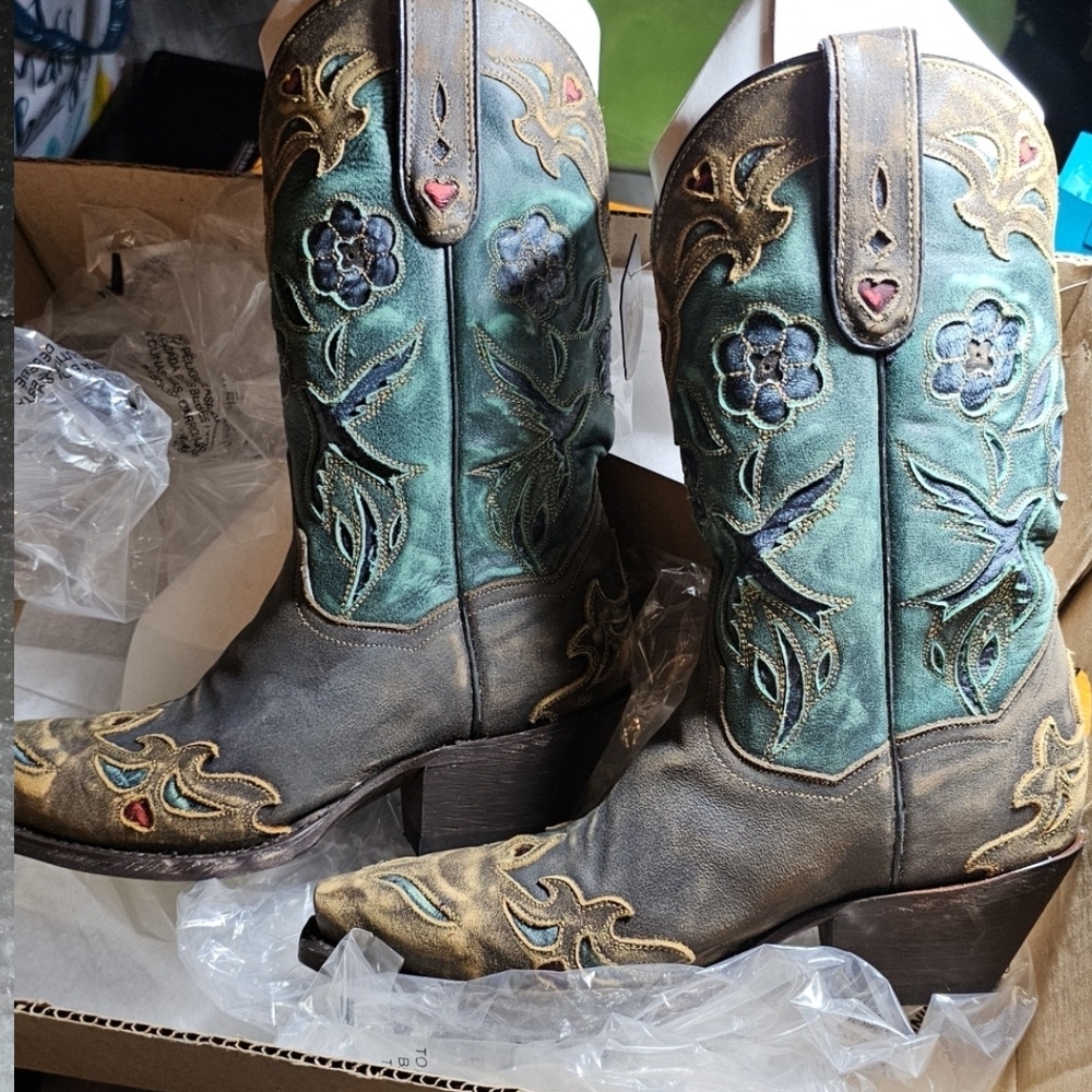 Floral Embroidered Cowboy Boots
